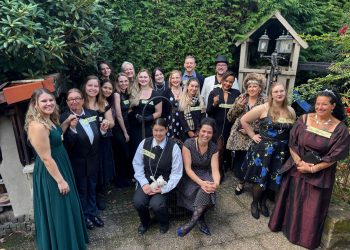 Gern, hier sind die SEO-Texte für das Bild:.